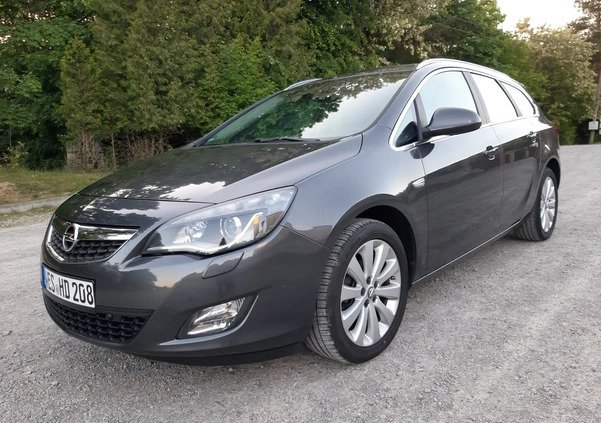 Opel Astra cena 27999 przebieg: 186900, rok produkcji 2011 z Kolbuszowa małe 529